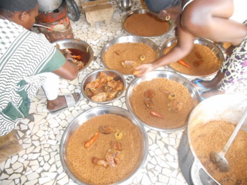 s'ensuit un délicieux thieb,(riz au poisson) plat national sénégalaise (10)