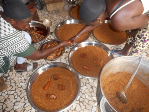 s'ensuit un délicieux thieb,(riz au poisson) plat national sénégalaise (9)